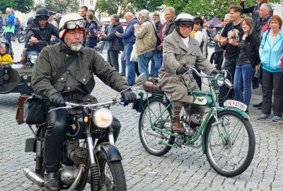 Reichlich 250 Motorradfahrer feiern 100. Geburtstag des Marienberger Dreiecks - Maschinen aller Art waren dabei vertreten. Foto: Andreas Bauer