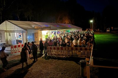 Reiterball, Schalmeien und beeindruckende Leistungen: Ein Rückblick auf das Reitturnier in Langenstriegis - Der Reiterball war ein großer Erfolg, was die hohe Nachfrage zeigte und für die Vorfreude auf das Event sprach.