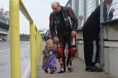 Rennfahrer aus Mittelsachsen zwischen Adrenalin, Leidenschaft und Risiko - Papa Martin und Tochter Zoé im Jahr 2011.