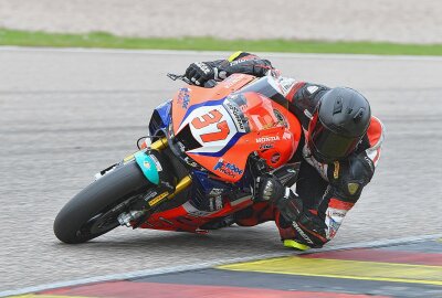 Rennreigen auf dem Sachsenring eröffnet - Paul Fröde hatte heute ebenfalls Sturzpech. Foto: Thorsten Horn