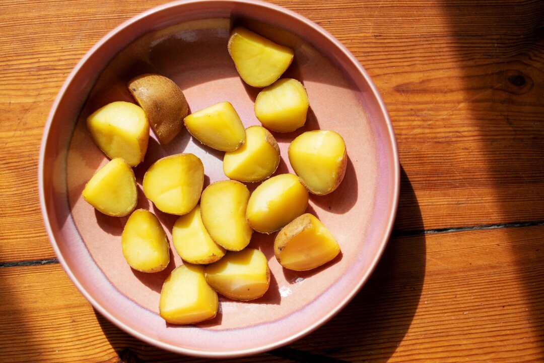 Resistente Stärke: Warum unser Darm Nudeln von gestern liebt - Kartoffeln vom Vortag, sind nicht nur praktisch, um sich im Feierabend fix eine Portion Bratkartoffeln zu zaubern. In ihnen hat sich auch resistente Stärke gebildet, die dem Darm guttut.