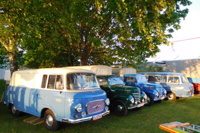 Retro-Rendezvous: Hartmannsdorfs jährliches Oldtimertreffen - Ein Pilgerort für Oldtimerliebhaber. Am 1. Mai jeden Jahres verwandelt sich das beschauliche Hartmannsdorf in Sachsen zu einem Mekka für Liebhaber historischer Fahrzeuge. 