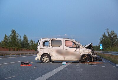 Rettungshubschrauber-Einsatz nach schwerem Unfall auf der A38 - Rettungshubschrauber-Einsatz nach schwerem Unfall auf der A38. Foto: Christian Grube