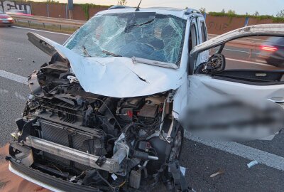 Rettungshubschrauber-Einsatz nach schwerem Unfall auf der A38 - Rettungshubschrauber-Einsatz nach schwerem Unfall auf der A38. Foto: Christian Grube