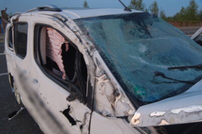 Rettungshubschrauber-Einsatz nach schwerem Unfall auf der A38 - Rettungshubschrauber-Einsatz nach schwerem Unfall auf der A38. Foto: Christian Grube