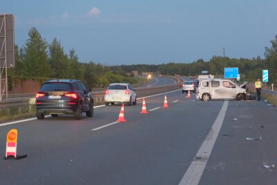 Rettungshubschrauber-Einsatz nach schwerem Unfall auf der A38 - Rettungshubschrauber-Einsatz nach schwerem Unfall auf der A38. Foto: Christian Grube