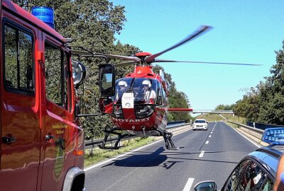 Rettungshubschrauber im Einsatz: Crash auf der S177 - Auf der S177 kam es Dienstagmorgen zu einem Crash zwischen einem PKW und LKW. Foto: Roland Halkasch