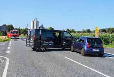 Rettungshubschrauber im Einsatz: Vier Verletzte nach Kreuzungscrash - Am Freitagmorgen kam es bei Großschweidnitz zu einem Verkehrsunfall im Kreuzungsbereich. Foto: LausitzNews/Philipp Grohmann