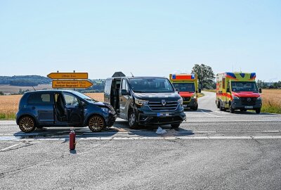 Rettungshubschrauber im Einsatz: Vier Verletzte nach Kreuzungscrash - Am Freitagmorgen kam es bei Großschweidnitz zu einem Verkehrsunfall im Kreuzungsbereich. Foto: LausitzNews/Philipp Grohmann