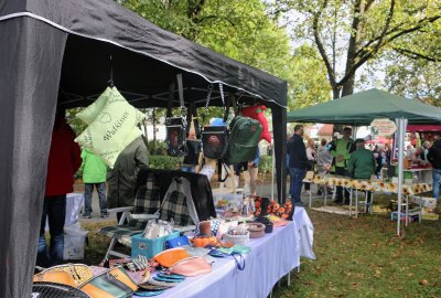 Reuther Herbstmarkt wird von Besuchern gestürmt - Von Handwerkskunst bis zu regionalen Lebensmitteln: der Herbstmarkt bietet eine breite Palette an Produkten. Foto: Simone Zeh