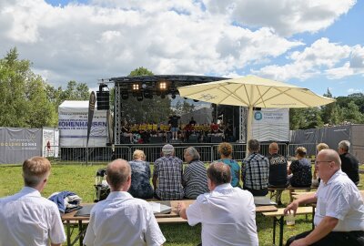 Rockmusik und Familienfreude: Haldenbeben-Festival in Schneeberg begeistert - Aufgetreten ist unter anderem das Musikkorps der Bergstadt Schneeberg. Foto: Ramona Schwabe