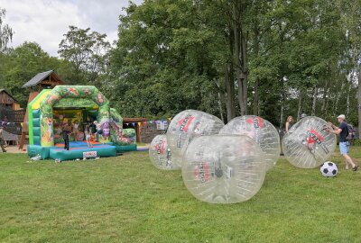 Rockmusik und Familienfreude: Haldenbeben-Festival in Schneeberg begeistert - Beim Haldenbeben-Festival hat es einen bunten Familiennachmittag gegeben. Foto: Ramona Schwabe