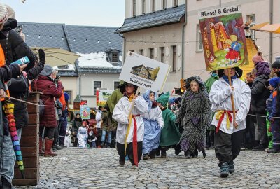 Romantischer Weihnachtsmarkt in Schwarzenberg: Adventszauber in der Perle des Erzgebirges - Der Märchenumzug von 2023. Foto: Katja Lippmann-Wagner