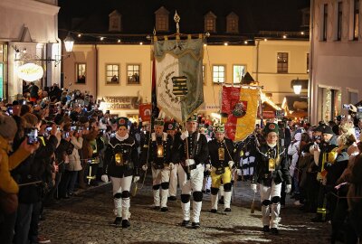 Romantischer Weihnachtsmarkt in Schwarzenberg: Adventszauber in der Perle des Erzgebirges - Bergparade in Schwarzenberg. Foto: Carsten Wagner