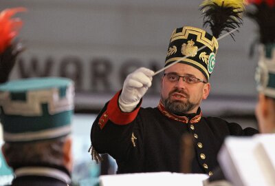 Romantischer Weihnachtsmarkt in Schwarzenberg: Adventszauber in der Perle des Erzgebirges - Bergparade in Schwarzenberg. Foto: Carsten Wagner