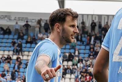 Roscher mischt beim CFC wieder mit: Doch wann ist Bozic fit? - Dejan Bozic muss weiter auf den Einstieg ins Mannschaftstraining warten. Foto: Harry Härtel/Archiv