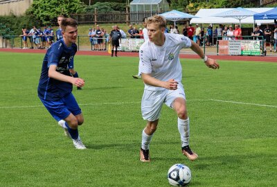 Roscher mischt beim CFC wieder mit: Doch wann ist Bozic fit? - Max Roscher bereitet sich nach überstandener Verletzung jetzt mit dem CFC auf die kommende Saison vor. Foto: Knut Berger