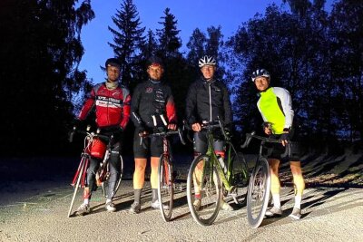 Rossau1000: Eine Radsportveranstaltung für den guten Zweck - Ein Foto aus dem vergangenen Jahr. Da wurde die 1000 Kilometer schon ein Mal gefahren und getestet wurden. 186 Runden im Kreis.