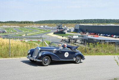 Sachsen Classic bringt wieder Auto-Klassiker in die Region - die Arena E in Mülsen. Foto: Thorsten Horn