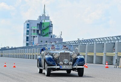 Sachsen Classic bringt wieder Auto-Klassiker in die Region - und der Sachsenring sind die Publikumshighlights der Sachsen Classic am Donnerstag. Foto: Thorsten Horn