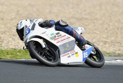 Sachsen-Racer im Pech - Richard Irmscher stürzte in Führung liegend. Foto: Thorsten Horn