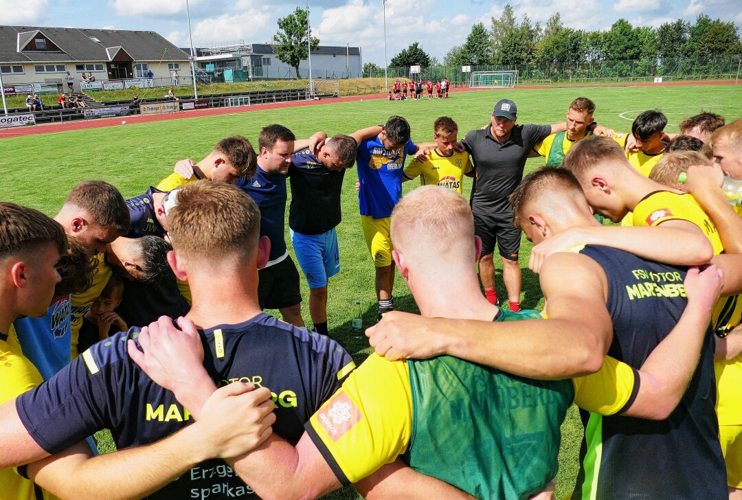 Sachsenligist Marienberg plant den nächsten Coup - Schwören sich auf die nächste Aufgabe ein: die Fußballer des FSV Motor Marienberg. Foto: Andreas Bauer