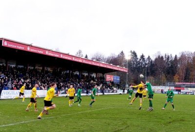 Sachsenpokal-Aus für VfB Auerbach gegen Leipzig - Hier gibt es ein paar Bildimpressionen vom Sachsenpokalspiel zwischen Auerbach und Chemie Leipzig.