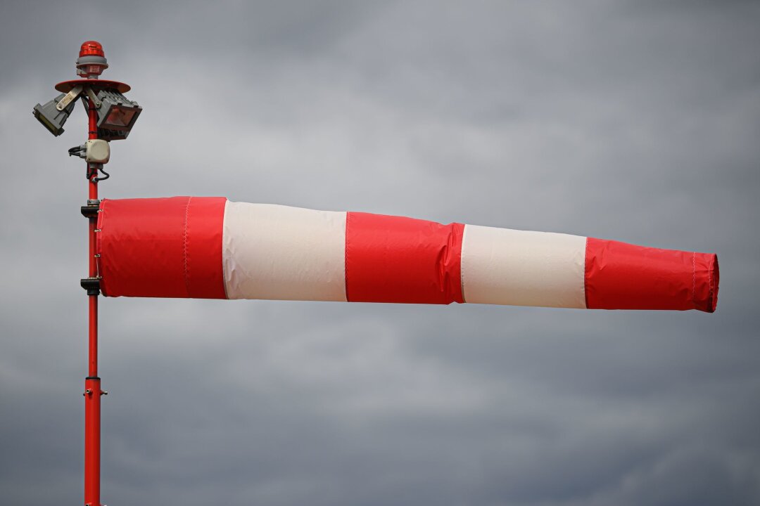 Sachsens Wetter windig - mildere Temperaturen in Sicht - In Sachsen hat sich das Wetter am Sonntag recht windig präsentiert (Foto Illustration).