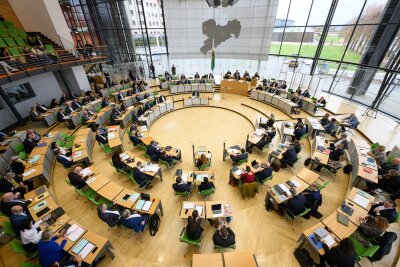 Sächsischer Landtag debattiert über Krieg und Frieden - Blick in den Plenarsaal während der Sitzung des Sächsischen Landtages.