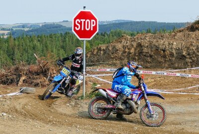 Sächsischer Offroadcup: Spannende Rennen und Erfolge in Venusberg - Das Stopschild war an diesem Tag nicht von Bedeutung. Foto: Andreas Bauer