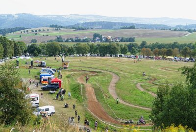 Sächsischer Offroadcup: Spannende Rennen und Erfolge in Venusberg - Von oben bot sich ein herrlicher Ausblick, für den die Fahrer freilich keine Zeit hatten. Foto: Andreas Bauer