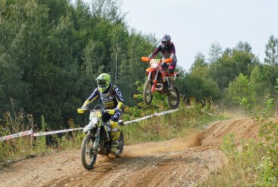 Sächsischer Offroadcup: Spannende Rennen und Erfolge in Venusberg - Dieser Sprunghügel gehörte zu den Motocross-Elementen. Foto: Andreas Bauer