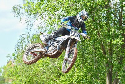 Saisonfinale beim Traditions-Motocross in Thurm - Leon Rudolph vertritt, neben weiteren Piloten bzw. einer Pilotin, den Gastgeber-Verein MSC Thurm. Foto: Thorsten Horn