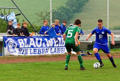 Saisonfinale der Erzgebirgsliga verspricht Spannung pur - Die Blau-Weißen aus Großrückerswalde hoffen, am Sonntag den 2. Platz feiern zu können. Foto: Andreas Bauer