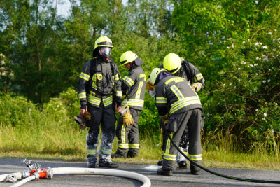 Zum Brand eines LKW kam es am späten Donnerstagnachmittag auf der Autobahn 4. Foto: xcitepress/brl