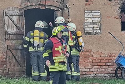 Scheunenbrand in Niedergoseln: Zwei Verletzte - Bei dem Brand wurden zwei Personen verletzt. Foto: LausitzNews