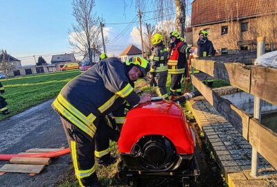 Scheunenbrand in Niedergoseln: Zwei Verletzte - Bei dem Brand wurden zwei Personen verletzt. Foto: LausitzNews