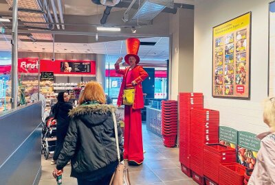 Schicker neuer Rewe in Chemnitz - Neueröffnung einer Rewe-Filiale im Gebäudekomplex Getreidemarkt. Foto: Steffi Hofmann