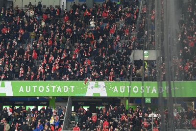 Schlägerei mit Union-Fans: Festnahmen und Verletzte - Fans von Union Berlin in Wolfsburg.