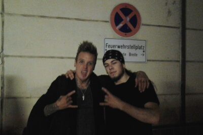 Jacoby Shaddix von Papa Roach und Adrian Seidel.