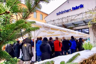 Schönherrfabrik als pulsierender Treffpunkt: Abwechslung und Erlebnisse für alle - Die umfangreichen Möglichkeiten in der Schönherrfabrik machen sie zu einem einzigartigen Treffpunkt für Interessenten aus nahezu allen Bereichen und bieten Raum für unvergessliche Events.