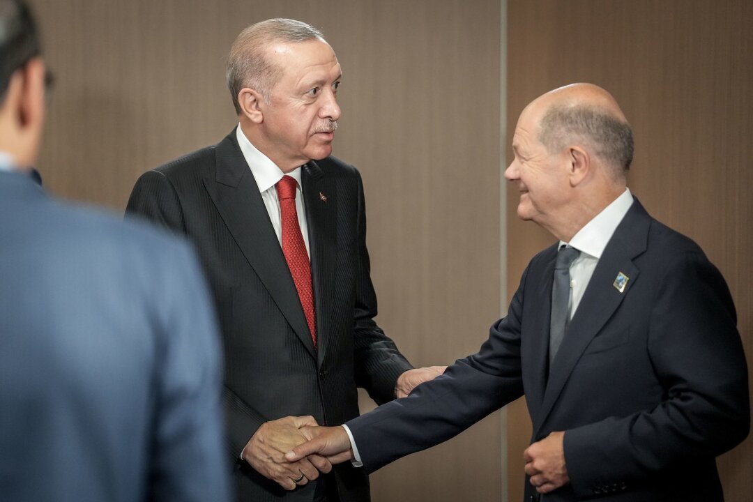 Scholz reist zu Treffen mit Erdogan nach Istanbul - Scholz reist zu Treffen mit Erdogan in die Türkei.