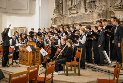 Schütz Junior in Freiberg: Junge Talente bringen bringen den Freiberger Dom zum Klingen - SCHÜTZ_JUNIOR! in der Dreikönigskirche Dresden. Foto: Robert Jentsch