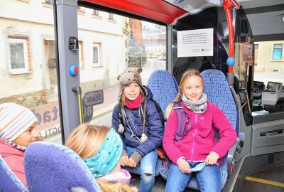 Schulbusse startklar: Schülerverkehr rollt ab 5. August - Am 5. August 2024 beginnt das neue Schuljahr 2024/2025. Dann rollen wieder die Schulbusse. Foto: Karsten Repert