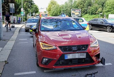 Schwer verletzter Fahrradfahrer: PKW erfasst Kind  in Chemnitz - Schwerer Unfall in Chemnitz. Foto: ChemPic