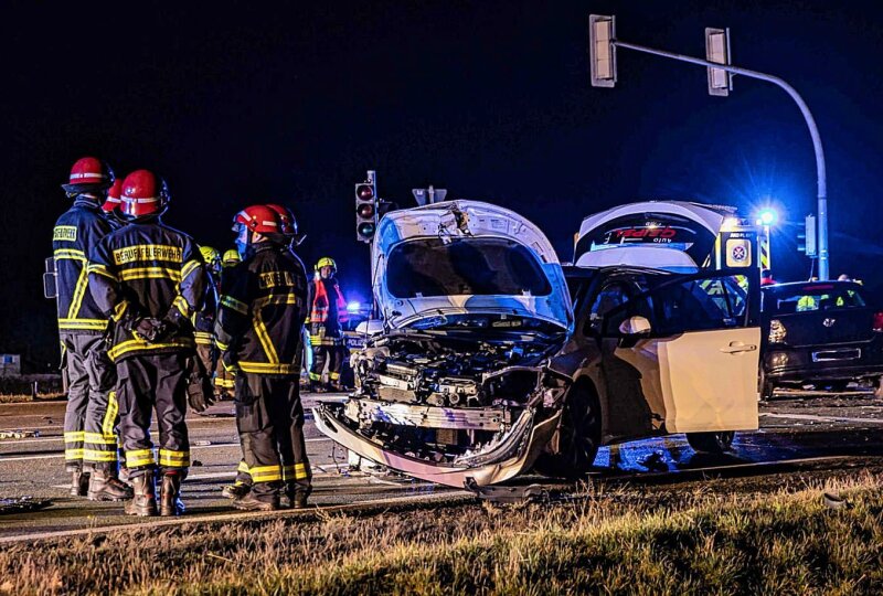 Schwerer Unfall Auf Bundesstraße Im Vogtland: Drei Schwerverletzte