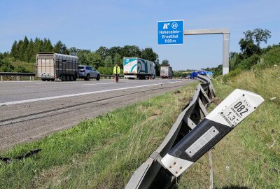 Schwerer Unfall auf der A4 bei Hohenstein-Ernstthal: BMW-Reifenplatzer führt zu Crash - Auf der A4 kam es zu einem schweren Unfall. Foto: Andreas Kretschel