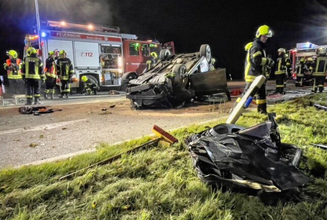 Schwerer Unfall Auf Der B169: PKW Kommt Auf Dach Zum Liegen