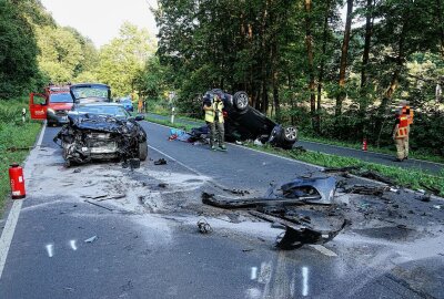 Schwerer Unfall in Freital: Rettungshubschrauber im Einsatz -  Der Audifahrer wurde ebenfalls verletzt und ins Krankenhaus eingeliefert. Foto: Roland Halkasch