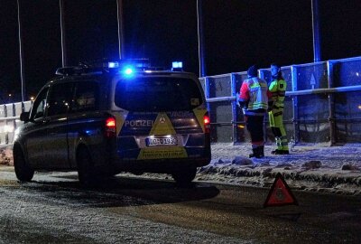 Schwerer Unfall mit fünf Fahrzeugen samt Rettungswagen in Leipzig - Am Dienstag wurde die Feuerwehr und der Rettungsdienst der Stadt Leipzig gegen 18.15 Uhr auf die Torgauerstraße alarmiert. Foto: xcitepress